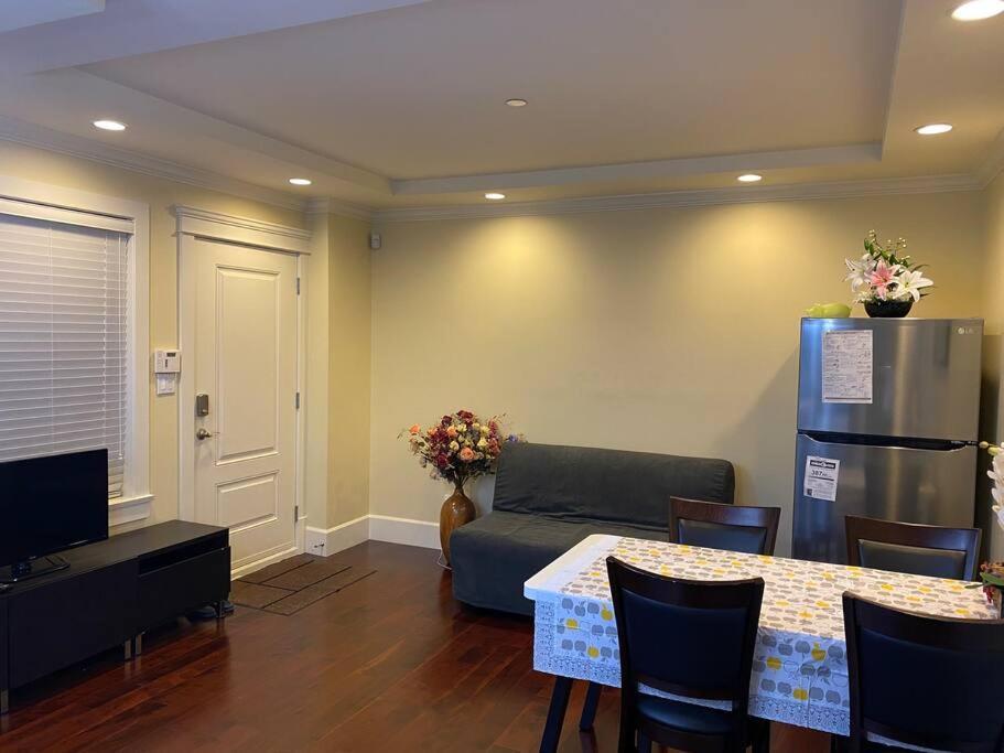 Spacious Modern New Suite 溫哥華 外观 照片