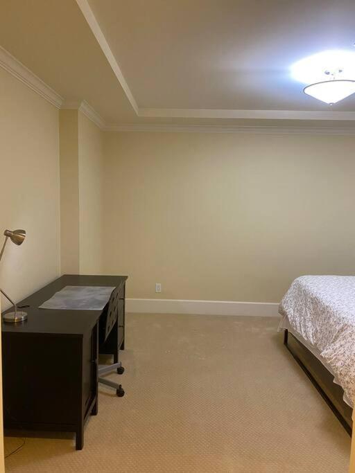 Spacious Modern New Suite 溫哥華 外观 照片